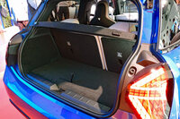 BMWが「MINIクーパー3ドア」を発売 日本での量販モデルとして初の電気自動車を設定の画像