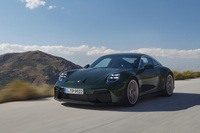 ルーフがエクステリアカラーと同色となる「ライトウェイトパッケージ」が用意される「911 GT3ツーリングパッケージ」。