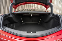 トランクルームの容量は「Cクラス クーペ」よりも60リッター大きい420リッター。