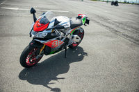 「アプリリアRSV4 RF」