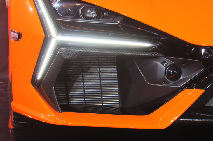 ランボルギーニ・レヴエルト(フロントエアインテーク)