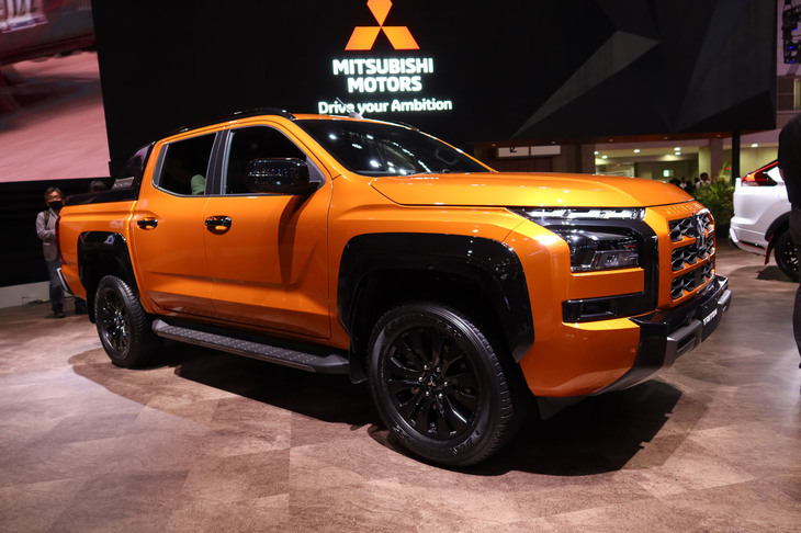 三菱トライトン