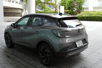 配車場にて、日常劇場の開始を祝して一枚。これからよろしくお願いしますよ。