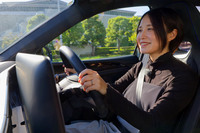 冬には「マツダ・ロードスター」にスタッドレスタイヤを装着し、山形に帰郷していたという伊藤さん。ドライ路面における「ブリザックWZ-1」のハンドリングの手応えに、感心しきりだった。