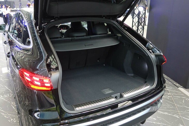 アウディQ5スポーツバックTDIクワトロ150kWアドバンスト(ラゲッジルーム)