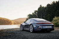 「911 S/T」の国内価格は、現行型911では最高額となる4118万円。受注は2023年8月から始まっている。