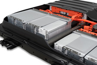 2代目「リーフ」に搭載されるバッテリー。EVの価格が高い理由は、やはり電池の値段にある。