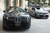 BMWが新型「iX3」を日本に導入 一充電走行距離906kmを実現する最新鋭の電気自動車の画像