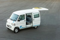 物流の世界では、“ラストワンマイル”の担い手として活躍している軽商用バン。しかしそのEVモデルは、いまだに三菱からしかリリースされていない。