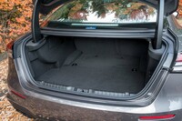 トランク容量は500リッターを誇る。幅、奥行きとも十分。