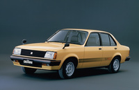 1982年11月に加えられたディーゼルターボのトップグレード「LG」のセダン。基本的にはこの姿が初代「ジェミニ」の最終型となる。