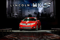 リンカーンから新型高級セダン「MKS」登場の画像