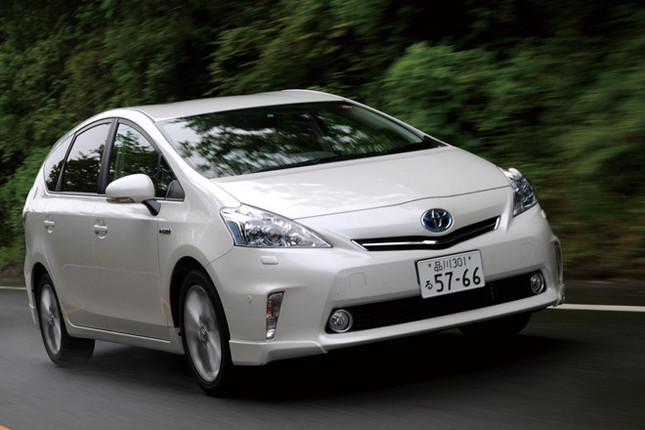 【スペック】全長×全幅×全高=4615×1775×1575mm/ホイールベース=2780mm/車重=1470kg/駆動方式=FF/1.8リッター直4DOHC16バルブ(99ps/5200rpm、14.5kgm/4000rpm)+交流同期電動機(82ps、21.1kgm)/価格=280万円(テスト車=338万6950円)