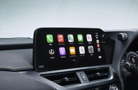 「レクサスUX」の改良モデル発売 “すっきりと奥深い走り”をさらに追求の画像