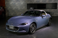 マツダが「ロードスター」を一部改良 シルバーのソフトトップが目を引く特別仕様車も