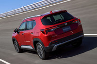 車名の「WR-V」は、「Winsome Runabout Vehicle(ウインサム ランナバウト ビークル)」の頭文字を組み合わせたもの。Winsomeには楽しさや快活さの意味がある。