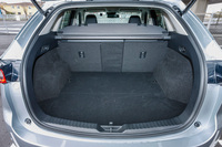 荷室容量は定員乗車時で505リッターを確保。