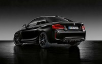 全身ブラック仕立ての「BMW M2クーペ」が100台限定発売の画像