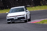 最新の「フォルクスワーゲン・ゴルフGTI」は、2025年1月に導入が開始されたマイナーチェンジ版。内外装のブラッシュアップのほか、搭載エンジンのパワーアップなどがトピックである。