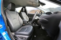 「A“ツーリングセレクション”」では運転席8ウェイ、助手席4ウェイのパワーシートが標準装備となる。