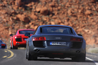 アウディR8(4WD/2ペダル6MT)【海外試乗記】の画像