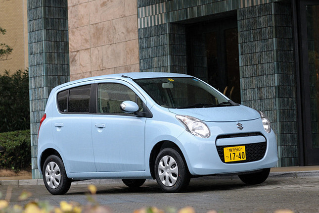 【スペック】全長×全幅×全高=3395×1475×1535mm/ホイールベース=2400mm/車重=760kg/駆動方式=FF/0.66リッター直3DOHC12バルブ(54ps/6500rpm、6.4kgm/3500rpm)/価格=102万9000円(テスト車=同じ)