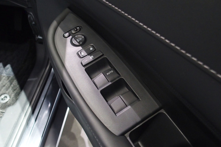 ホンダWR-V(パワーウインドウスイッチ)