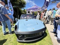 ついに「ポルシェ914」のレストモッドまで登場した。英国のフィフティーン・イレブン社の製作によるもので、「ケイマン」のランニングギアを移植し、3.8リッター水平対向エンジンを積む。リトラクタブルヘッドライトは廃され、特徴的な左右のパートにLEDが埋め込まれている。アイデアだ。