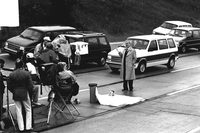 コマーシャルの撮影に臨むアイアコッカ氏。彼はレーシングドライバーでもエンジニアでもなかったが、優れた経営者としてアメリカの自動車史に名を残す人物となった。