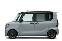 カラードドアミラーやドアアウターハンドル、アルミホイールにブラックのアクセントが採用された特別仕様車「タントX“デイリーツール”」。