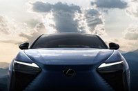 レクサスが新型EV「RZ」の発表を告知 実車のデザインの一部を公開