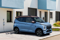 「三菱eKクロスEV」は姉妹車である「日産サクラ」に差をつけられている。しかし、家電量販店のヤマダデンキで買えるようになったのは、2023年のトピックのひとつだった。