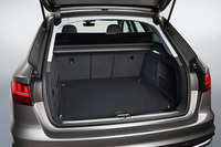 アウディが「A4/S4」シリーズを大幅改良 エクステリアデザインを刷新の画像