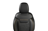 「ジープ・レネゲード」に100台限定の特別仕様車の画像