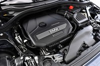 フロントに横置きされる1.5リッター直3ターボエンジン。1480rpmという低回転域から220N・mの最大トルクを発生させる。