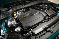 最高出力150PS、最大トルク250N・mを発生する1.5リッター直4ターボエンジン。燃費性能向上のため、気筒休止システムが搭載されている。