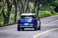 コーナーではロールが抑えられ、見た目以上に安定したハンドリングが味わえる。それでいてスポーティーすぎることはなく、快適性がしっかりと確保されているのも「MINIカントリーマンD」のセリングポイントだ。