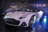 アストンの新型フラッグシップ「DBSスーパーレッジェーラ」上陸