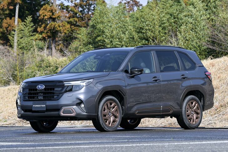 いよいよ日本仕様の概要が発表された新型「スバル・フォレスター」。基本ラインナップとしては、1.8リッターターボの「スポーツ」(写真)と、ハイブリッドの「X-BREAK」「プレミアム」が用意される。