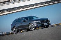 今回試乗したディーゼルモデルの「アテンザワゴンXD Lパッケージ」。ディーゼルモデルでは、ガソリン車にはない4WD車や6段MT仕様も選択可能となっている。