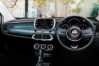 「フィアット500X」に特別仕様車「インディゴ」登場 青いボディーが目を引く150台の限定車の画像