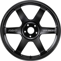 6本のスポークで構成される、ボルクレーシングの「TE37」シリーズ。シンプルながら高性能を実現する、機能美あふれるデザインといえる。