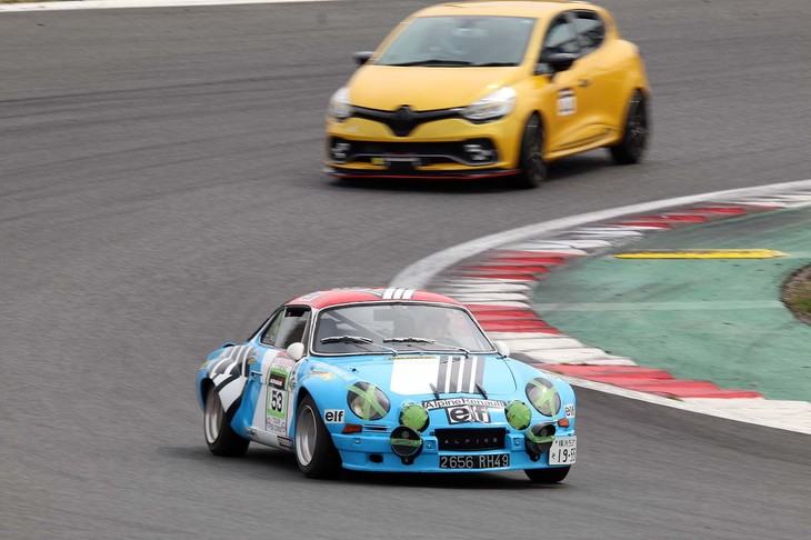 「ルノー・スポール ジャンボリー」ではサーキットプログラムとして、走行会の「ルノー・スポール カップ」とルノー車によるパレードラン「オール・ルノー・ラン」を実施。走行会では、1960~1970年代に活躍した”元祖”「アルピーヌA110」の姿を見ることもできた。もちろん、複数台の新型「A110」もイベントに参加していた。このスポーツカーもルノーの「ルノースポール」シリーズと同じく、フランス・ディエップ生まれだ。