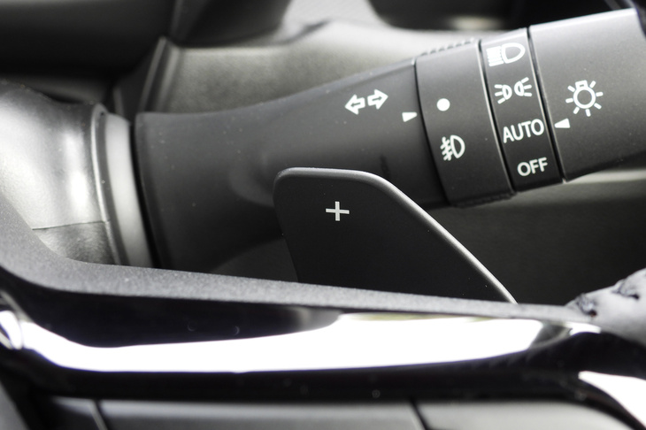 スズキ・スペーシア ギア ハイブリッドXZターボ(シフトパドル)