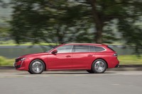 ADASの充実も最近のプジョー車の大きな魅力のひとつ。新型「508」には全車速対応のACCや車線中央維持装置などが全車に標準装備となる。