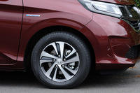 アルミホイールが標準装備となるのは「ハイブリッドEX」のみ。他のグレードでは有償オプション「Sパッケージ」の中に含まれる。