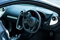 充実したインテリアの選択肢も「GTS」の特徴で、新たにソフトグレインアニリンレザーの表皮や、ダブルパイピングパターン、新しいコントラストステッチなどが追加された。