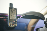 正確な走行データはGARMINのGPS計測トレッキングナビで計測した。最終的な走行距離は「1045km」。市販されている量産型BEVを使った、夢の1000kmオーバーとなった。