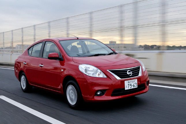 【スペック】全長×全幅×全高=4425×1695×1495mm/ホイールベース=2600mm/車重=1040kg/駆動方式=FF/1.2リッター直3DOHC12バルブ(79ps/6000rpm、10.8kgm/4400rpm)/燃費=22.6km/リッター(JC08モード)/価格=169万8900円(テスト車=174万6150円/SRSカーテンエアバッグシステム=4万7250円)