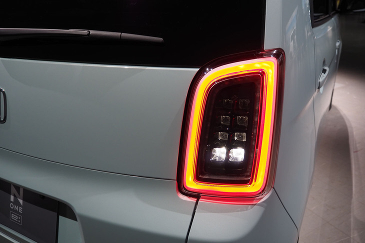 ホンダN-ONE e:(リアコンビランプ)